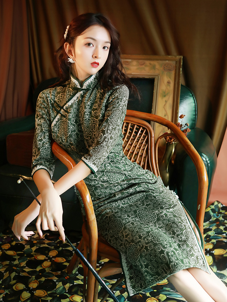 Long cheongsam, retro dress with sleeves, skirt, 2020 years, city style, mid-length, Chinese style, long sleeve Long cheongsam, retro dress with sleeves, skirt, 2020 years, city style, mid-length, Chinese style, long sleeve