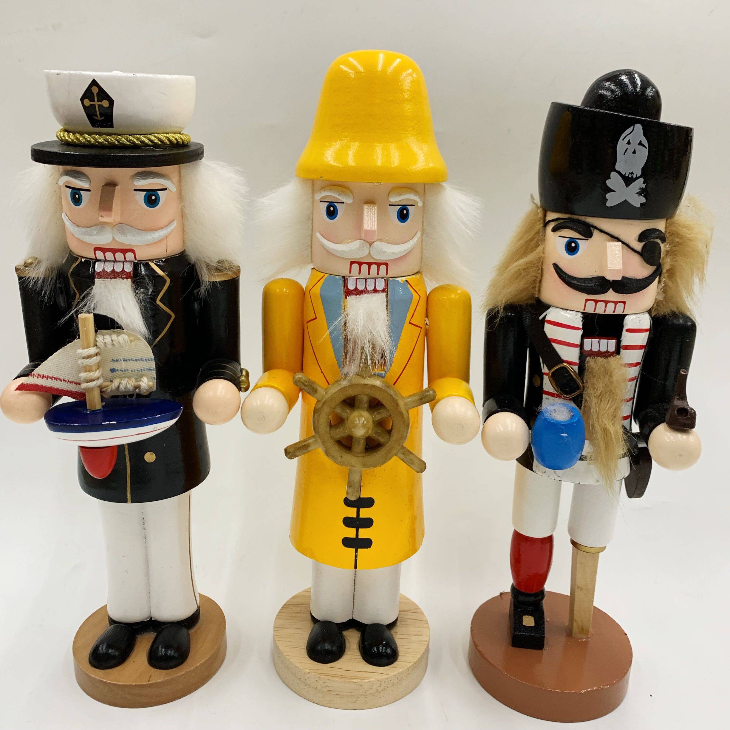 British Nutcracker puppet soldier Nordic home decoration Popular room decoration Small outfit One-eyed pirate captain