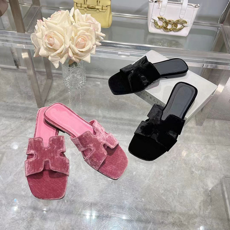 European Style Sandals 2026 New Summer Fashion Velvet Flat Slippers with Great Comfort for Outdoor Wear H Slippers
