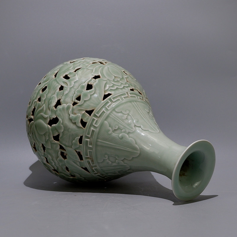 中国美術 中国古玩 大清乾隆年製銘 青地花瓶 壷 花入