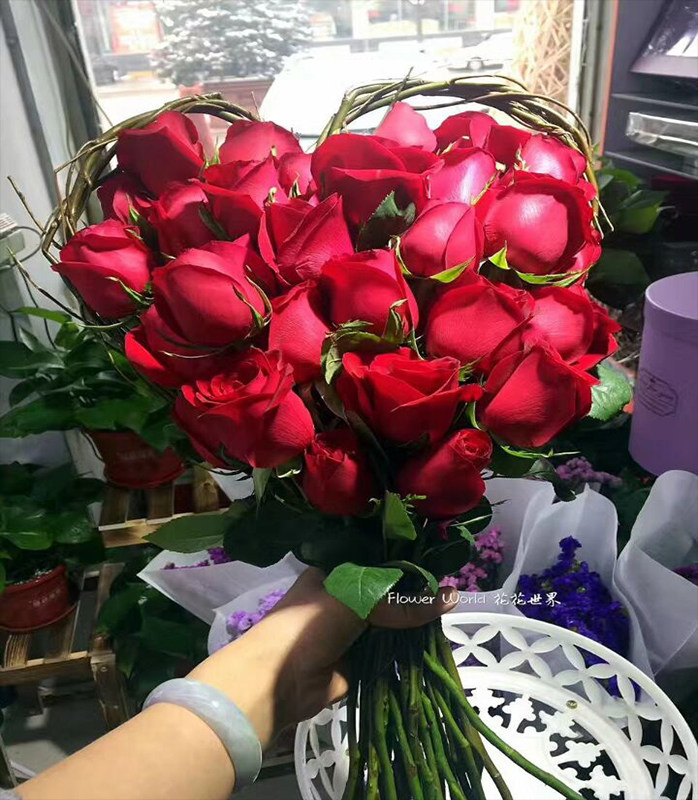 Dragon Willow Heart-shaped Love Ring Flower Packaging Material Valentine's Day Willow Hand-held Bouquet Architecture Garland Pink Dry Branches