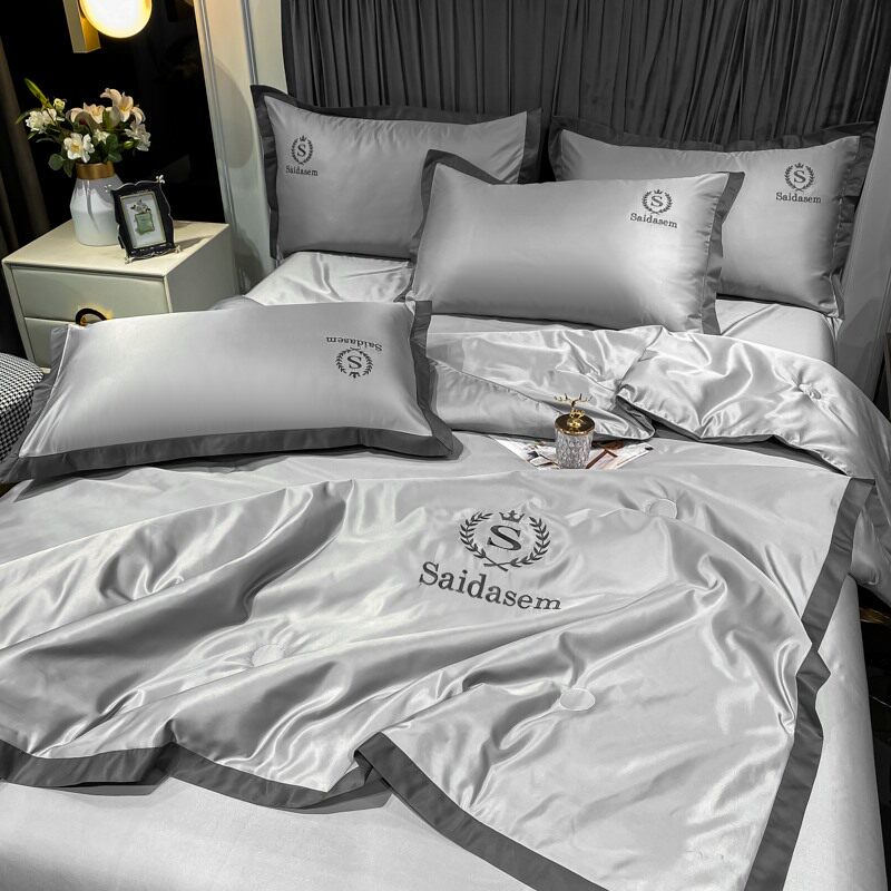 Summer silky thin quilt ice silk air conditioner is summer cool quilt four-piece single double quilt core summer washable summer quilt