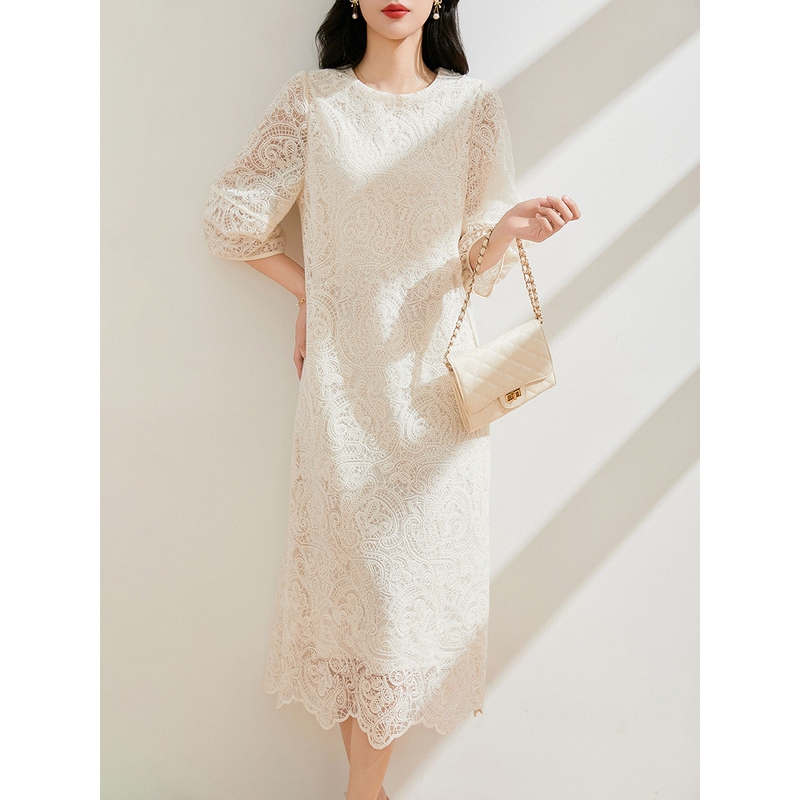 Rothaes Elegant and Sophisticated Designer Dress with Intricate Craftsmanship, Hollow Lace, Round Neck, Loose Mid-Length Dress for Women in Summer