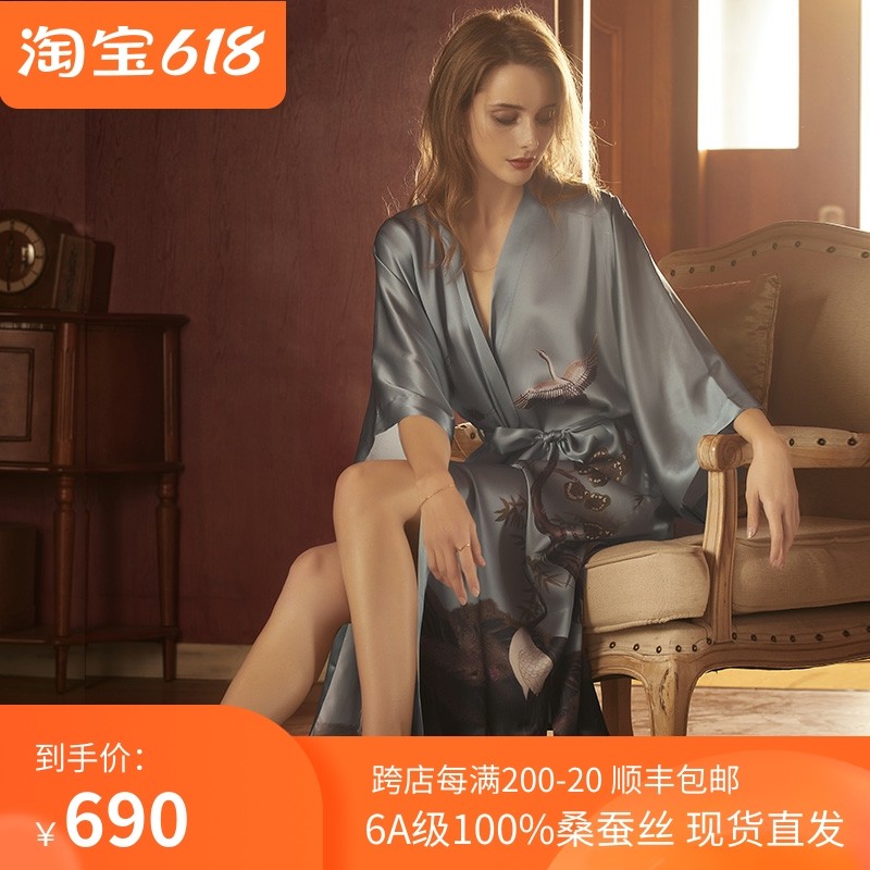 19 mmi weighs in real silk sleepwear women's long version Japanese style 2022 new spring and autumn mulberry silk sleepwear morning gown sexy