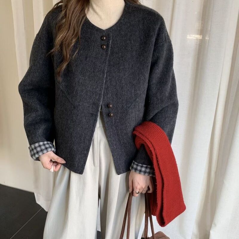 Autumn and Winter Short Wool Coat for Petite Women, Stylish and Age-Reducing, Versatile Style Autumn and Winter Short Wool Coat for Petite Women, Stylish and Age-Reducing, Versatile Style