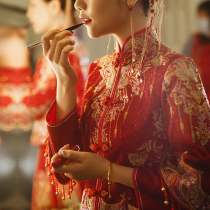 New Xiuhe suit dragon and phoenix coat Malay suit Chinese wedding dress Red flash tassel bride wedding kiss embroidery bed making