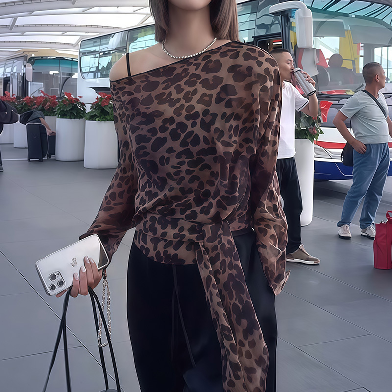 High-End Retro Leopard Print Waist-Tie Long-Sleeve Off-Shoulder Top for Women 2026 Summer New Slimming Sun-Protective T-Shirt