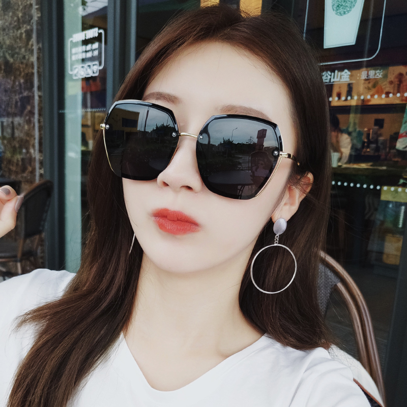 Hong Kong I Tgreg new sunglasses women's polarized anti-ultraviolet round face big face thin Korean version of sunglasses ins