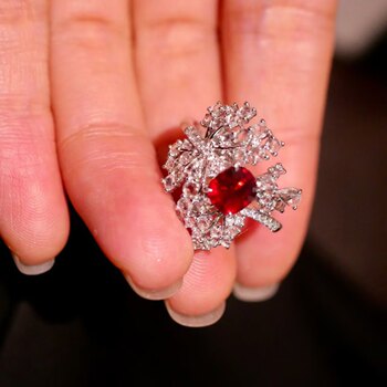 18k diamond inlaid non-fired ruby ring, main stone 1 carat, elegant and irresistible sense of luxury