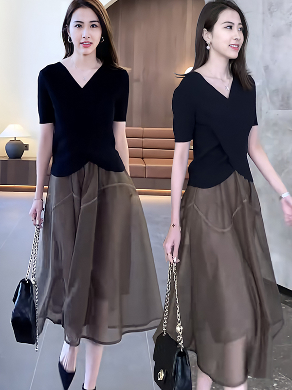 Fashion Suit for Women, Casual Summer 2026 New Style, Loose Ice Silk Short-Sleeved T-Shirt, High-Waisted Skirt, Two-Piece Set
