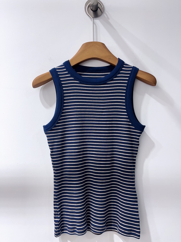 American Campus Style ~ 2026 Summer New Minimalist Striped Round Neck Pullover Vest Tank Top Women's Top American Campus Style ~ 2026 Summer New Minimalist Striped Round Neck Pullover Vest Tank Top Women's Top