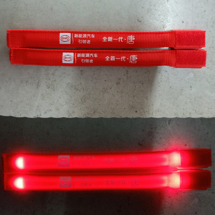 Đèn LED tùy chỉnh Vòng đeo tay Vòng đeo tay sáng Flash Vòng đeo tay huỳnh quang Vòng đeo tay chạy bằng sạc USB - Vòng đeo tay Cuff vòng tỳ hưu