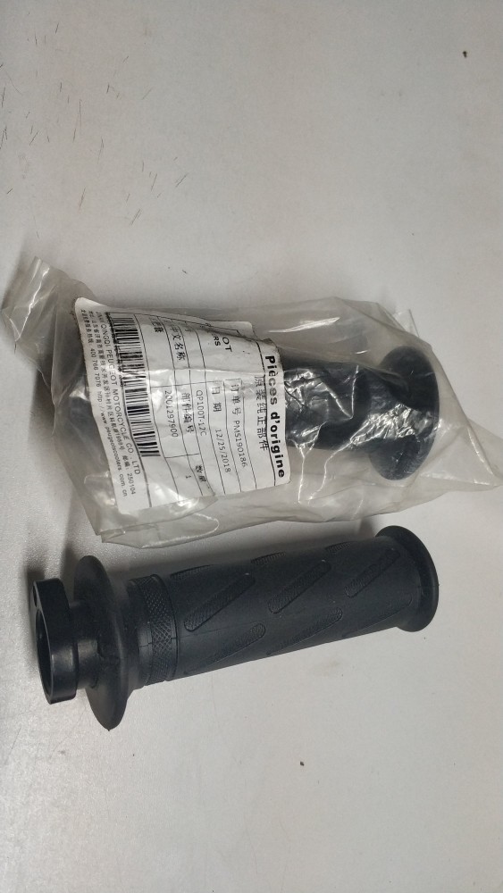 Light riding Peugeot locomotive small bee handlebar rubber sleeve QP100T-12C small monster throttle handle accessories