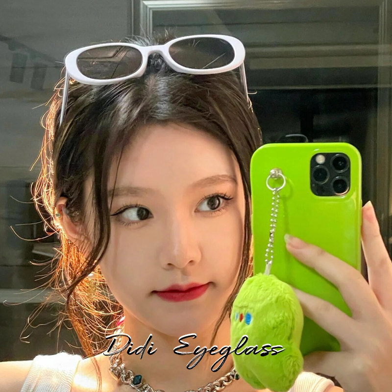 Korean Style Retro Oval White Sunglasses for Women ins Internet Celebrity Style Hot Girl Glasses for Round Faces Slimming Sunglasses for Men Trendy