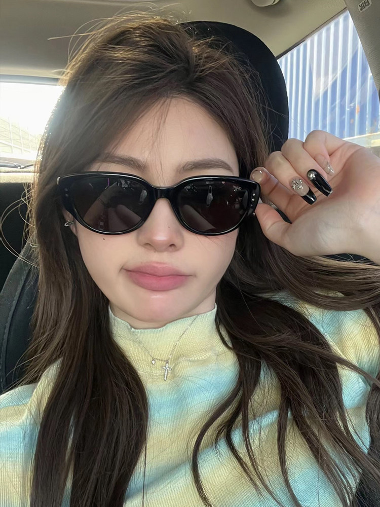 Retro Cat-Eye Sunglasses for Women, High-End 2025 New Style, Anti-Uv Polarized Sunglasses for Photo Taking