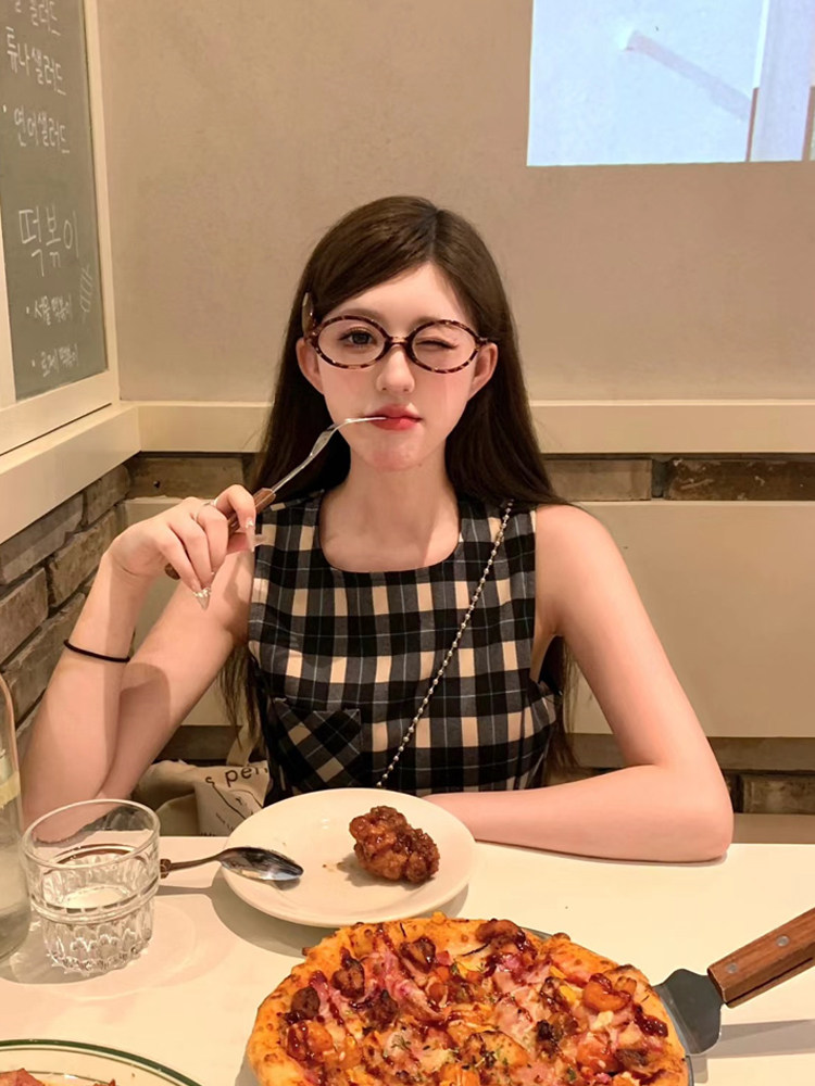 Zhang Yuanying's Nerd-Style Narrow-Frame Glasses, Retro Oval Leopard Print Small Frame Glasses for Women, Suitable for Prescription Lenses, Natural Look, Small Face