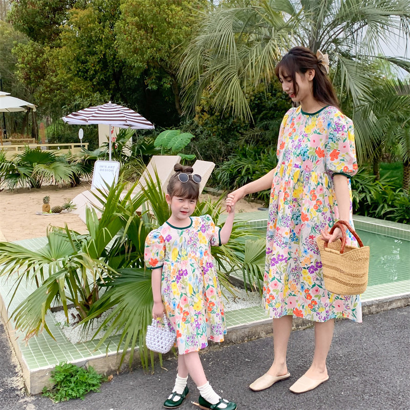 High-end pro-sub-dress 2022 new tide Summer Mother's dress Sens. Broken Flowers Ocean Dress The Korean version of the Summer Summer Style Dress
