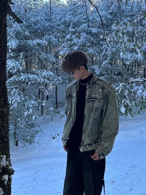 American-Style Short Denim Jacket for Men, High-End, Cool Hairstylist Trendy Brand Men's Clothing, Shoulder-Padded and Fleece-Lined Denim Jacket