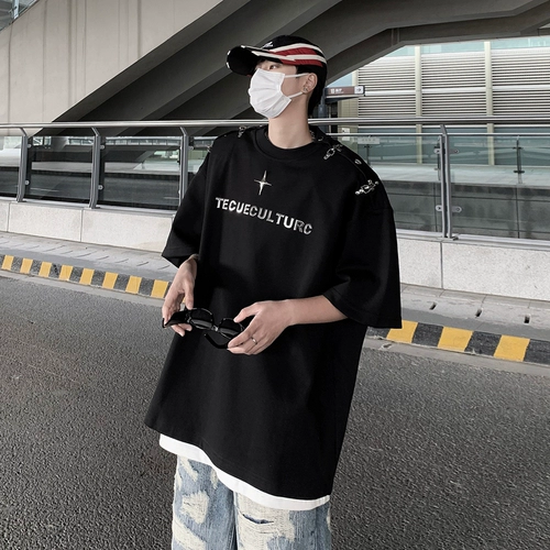 Наплечники, металлическая дизайнерская футболка, в американском стиле, тренд сезона, короткий рукав