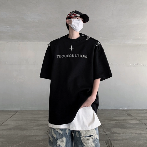 Наплечники, металлическая дизайнерская футболка, в американском стиле, тренд сезона, короткий рукав