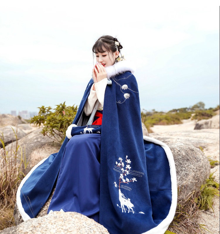 Bước chân mây hươu - áo choàng dài nguyên bản của Hanfu dày ấm áp của phụ nữ hàng ngày thêu áo choàng len len mùa thu đông - Accentuated eo áo áo dạ dáng ngắn trẻ trung
