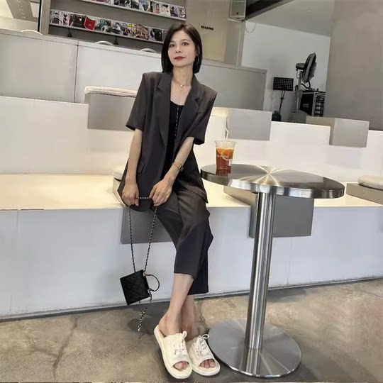 夏装新特大码女装胖妹m西服套装两件套显瘦洋气职业西装外套200斤