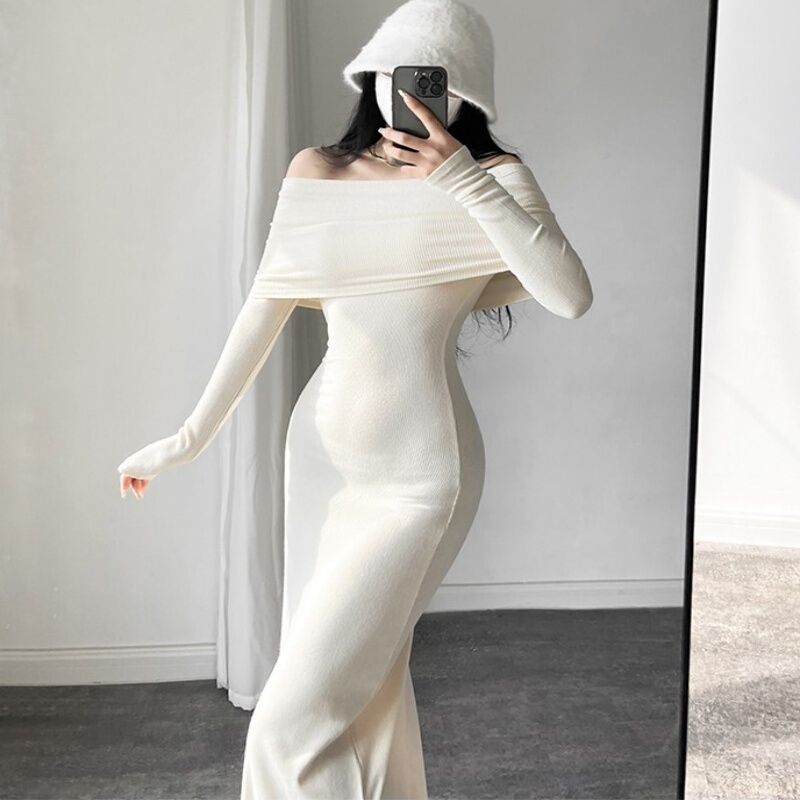 Rebellious Diary: Elegant and Slim-Fitting Off-Shoulder Long Dress with Ruffled Hem, Brushed Fabric, Waist-Cinching, Slimming, Long-Sleeved Dress for Women