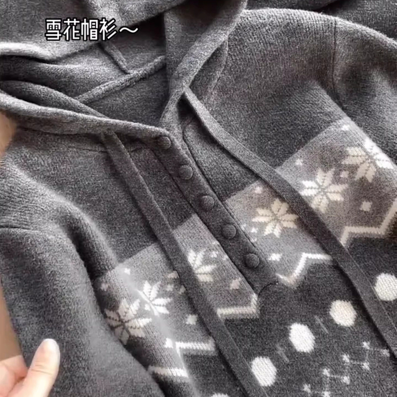 Gray Hooded Snowflake Pattern Hooded Knitwear for Women 2026 New Style Lazy Style Soft and Warm Sweater Loose Fit