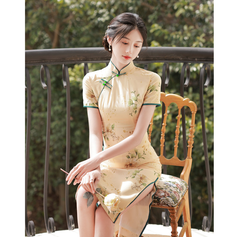 Old Shanghai improved cheongsam summer 2022 new young girl retro Republic style slim fit and elegant