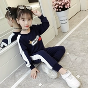 Zhongda trẻ em mùa thu phiên bản Hàn Quốc của áo len thể thao thời trang giản dị phù hợp với cổ tròn là áo dài mỏng hai mảnh