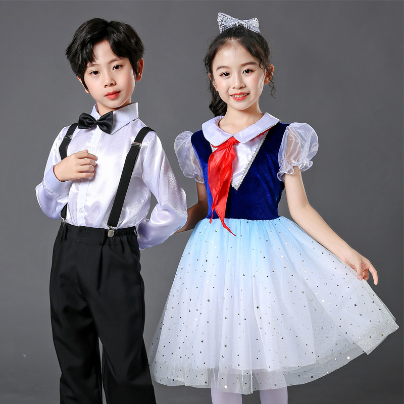 Children's chorus performance costumes on June 1