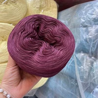 Темно -фиолетовый красный