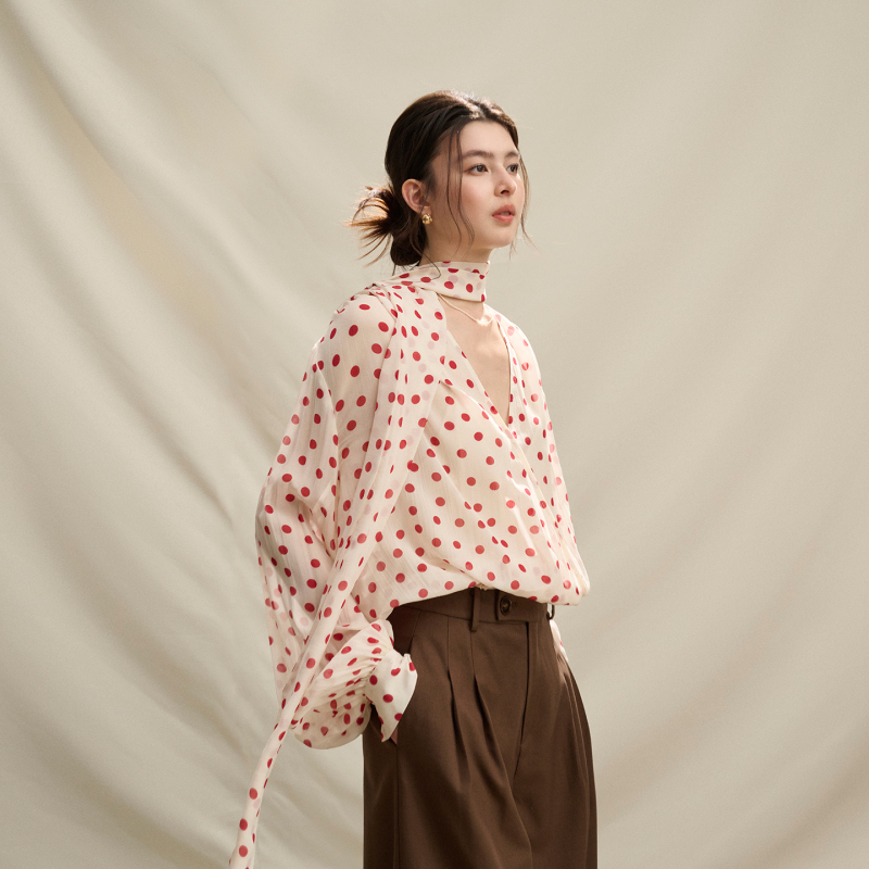 Heeyeeko Floating Light Rhythm Georgette Silk Mulberry Silk Polka Dot Ribbon Blouse with Free Camisole