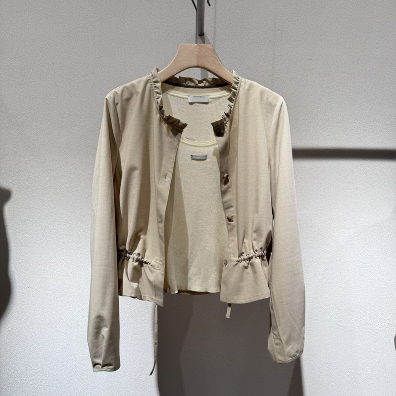 In-Stock Label: Same Style as Mall, 2026 Autumn Collection, Simple Casual Fashion Commuter Style Buttoned Jacket F2C6Wt370C In-Stock Label: Same Style as Mall, 2026 Autumn Collection, Simple Casual Fashion Commuter Style Buttoned Jacket F2C6Wt370C