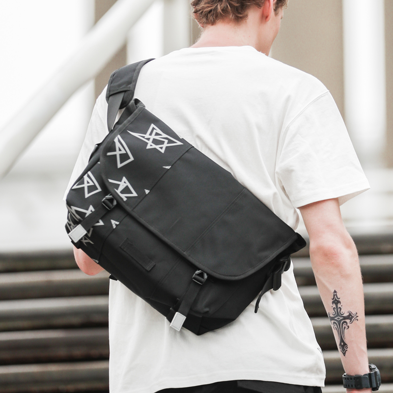 Hong Kong I Tgreg one-shoulder messenger bag men's Hong Kong style casual Messenger bag outdoor sports riding dead fly bag