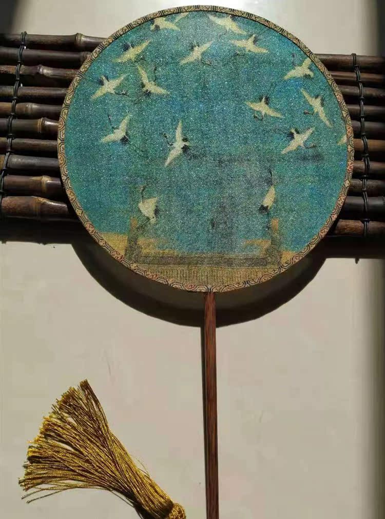 New group fan Rheu photo studio photo to be taken for a real performance of the ancient wind fan