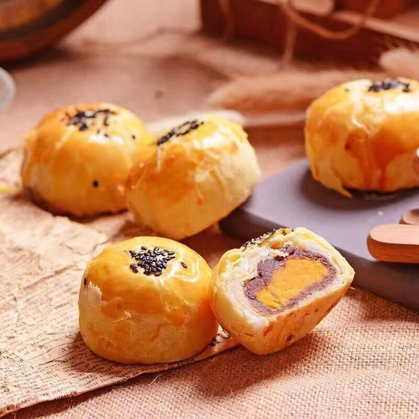 广西老字号 荔园 豆沙蛋黄酥 55g*4个 优惠券折后￥19.9包邮（￥24.9-5）