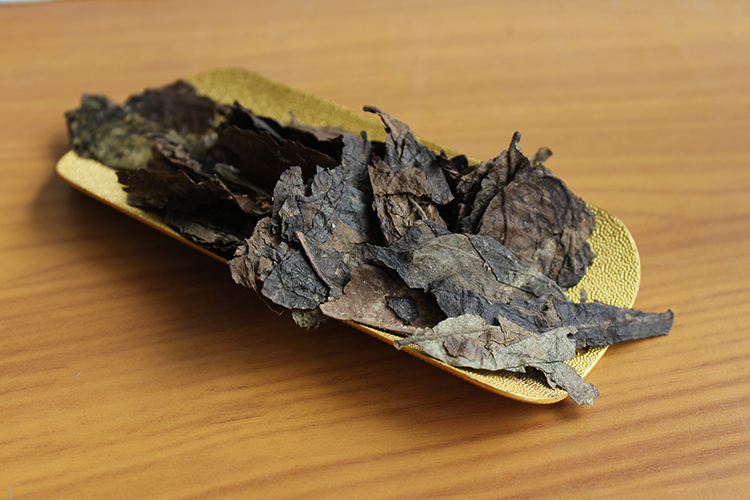 堡家【503】05年生曬老茶婆 廣西梧州黑茶傳統農家生茶約2斤茶磚