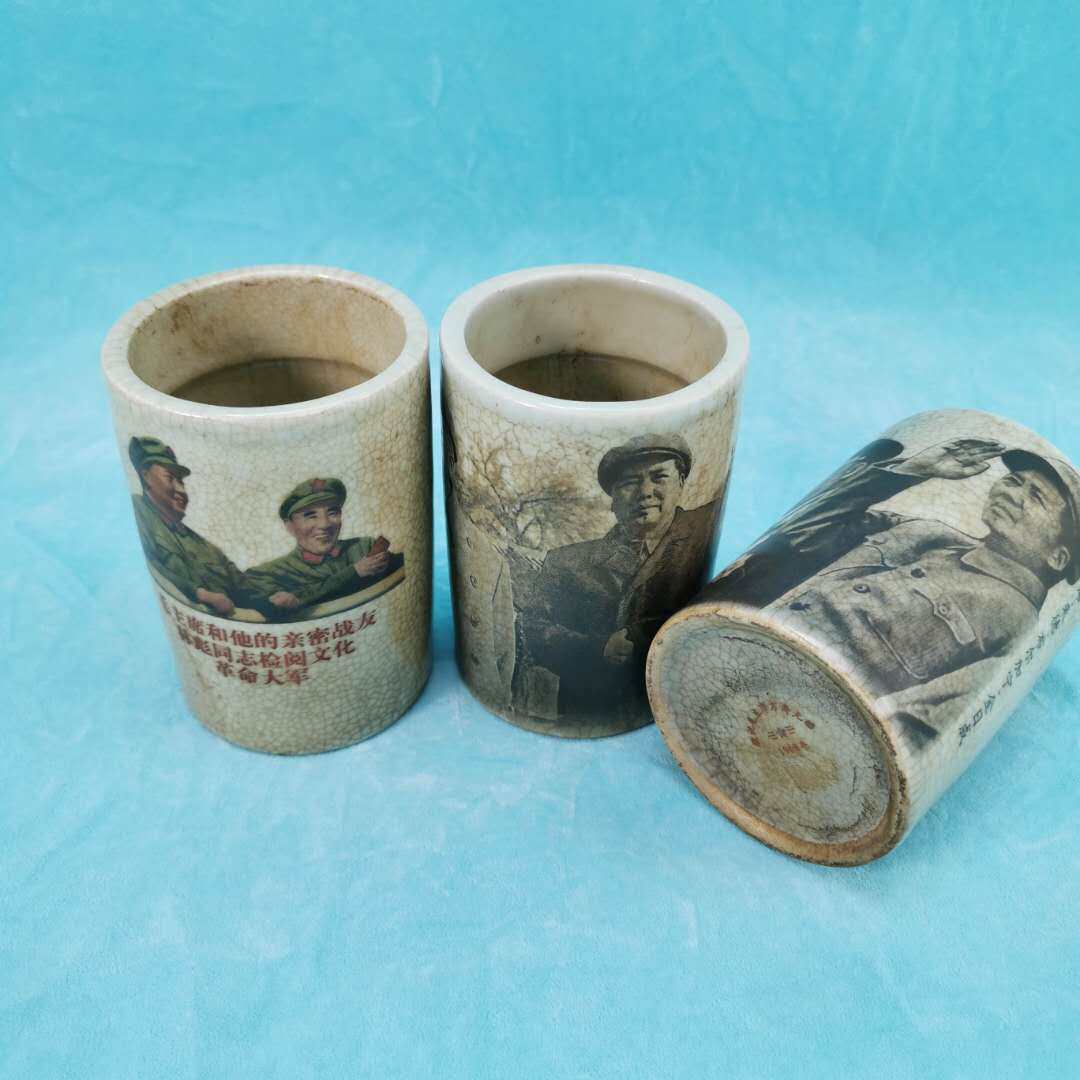 Red period old objects Chair Like a pen holder nostalgic collection antique museum Film and TV props Decorative Swing Accessories