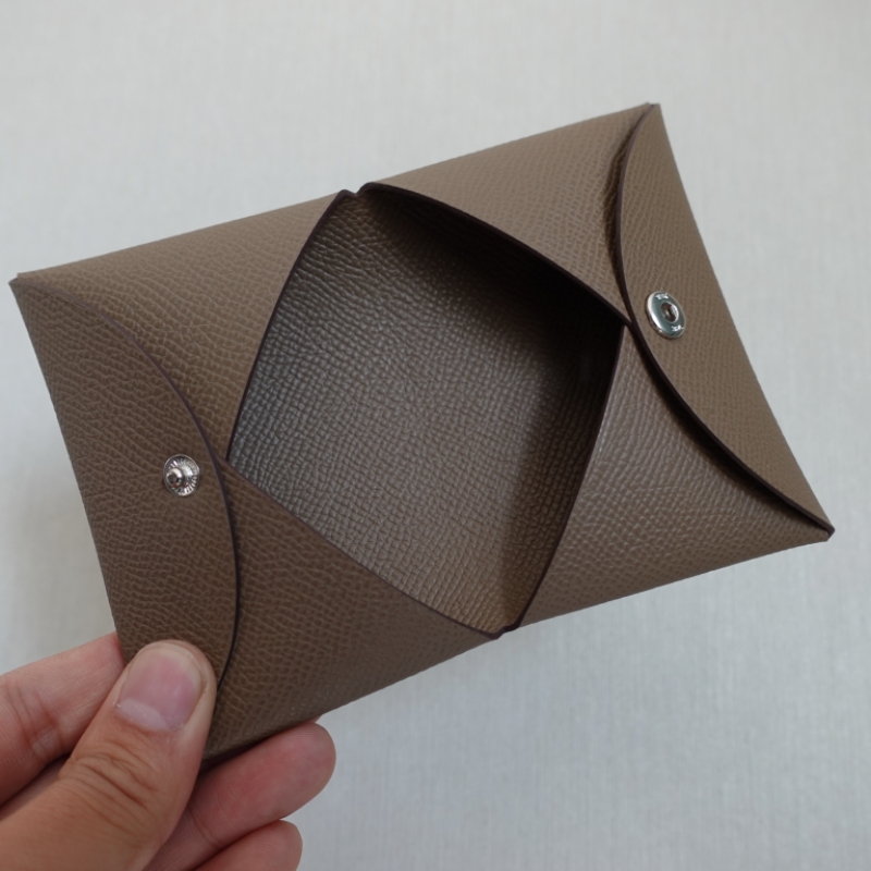 Palm-grain EPSOM tattoo skin for short card pack change wallet minimal design calvi manual