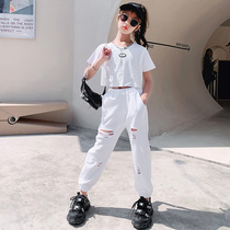 Korean girl domineering set summer clothes 2022 new Korean version of the big childrens Internet celebrity T-shirt ripped pants two-piece set trend