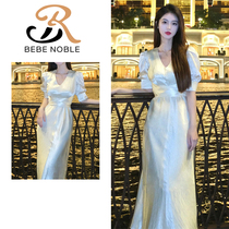 Bebe Noble французский стиль Hepburn Элегантные джедаи короткие рукава Dress Women Summa Satin V ошейник длинная юбка