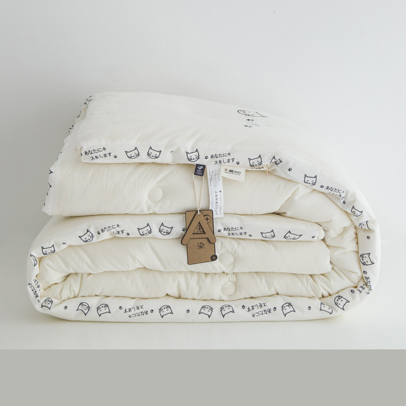 Cat Life ~ A pure cotton soy fiber is heated by air conditioning in the four seasons