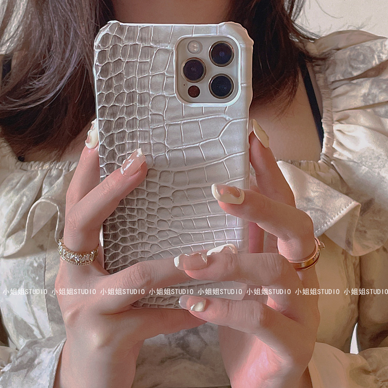 Crocodile skin pattern brown and white suitable for iPhone12promax Apple 11 mobile phone protective case x xs personality 8plus half pack