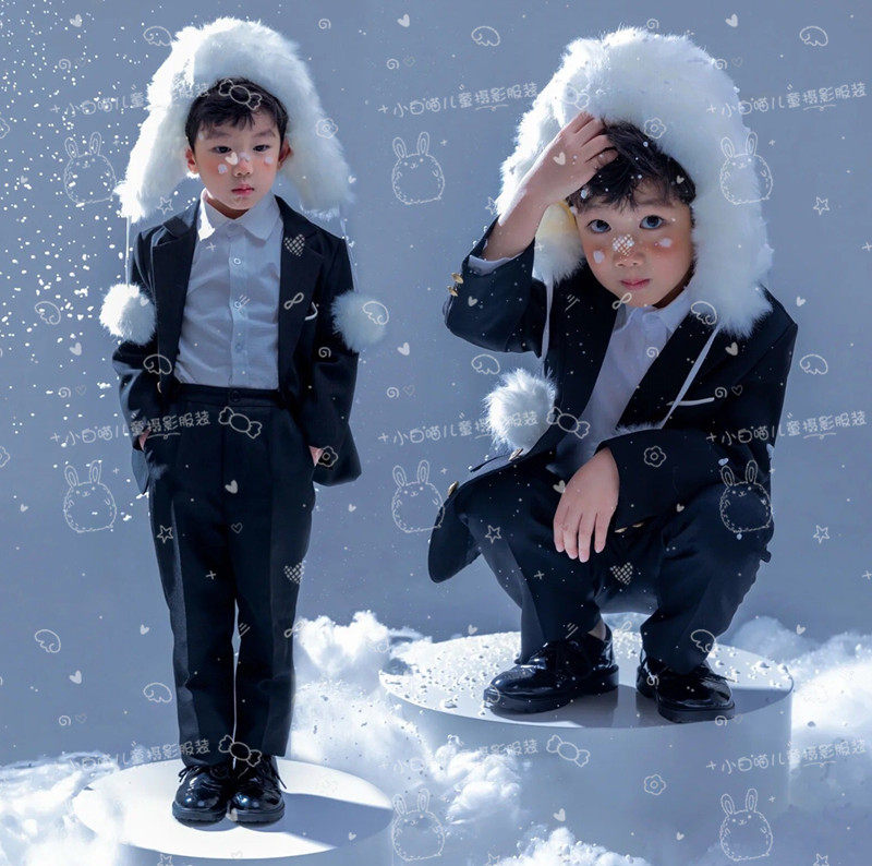Boys' fashion model card catwalk clothing photo studio big boy personality photo photo children's suit photography Christmas theme clothing