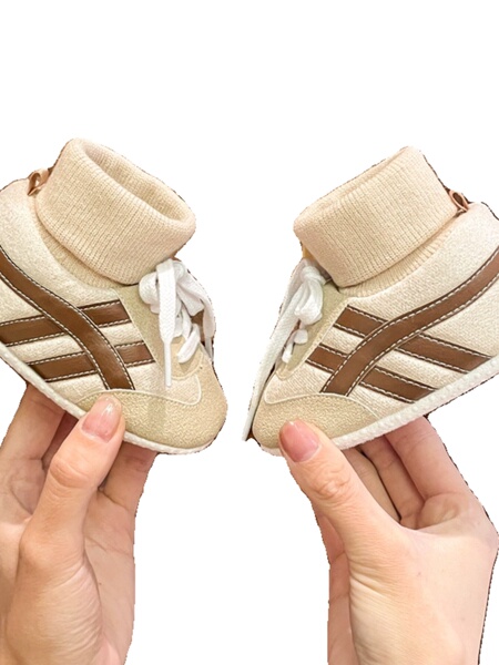 Baby Shoes and Socks One Spring, Autumn and Winter 0-1 Year Old Baby Shoes Men and Women Baby Soft-Soled Shoes 6-12 Months No Drop 9 — 5