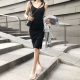 Bộ đồ mùa thu 2021 Hồng Kông Hương vị cổ điển áo khoác denim ngắn rộng rãi nữ thời trang sang trọng váy dây treo xu hướng hai mảnh - Bộ đồ