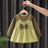 Два двое желтого кофе