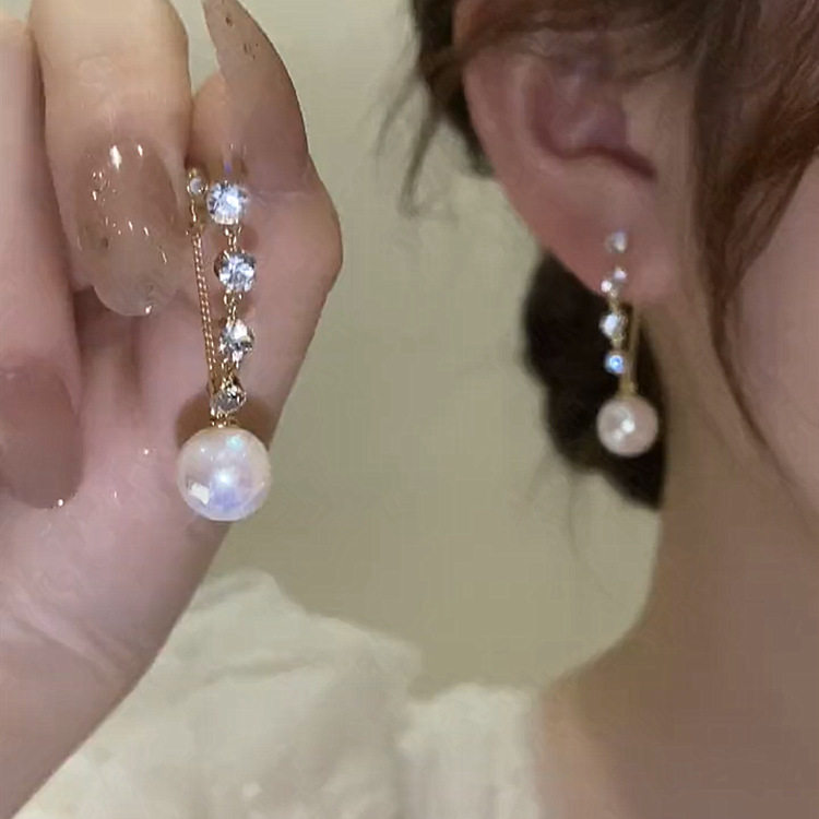 Outlets withdrew from the cabinet, good things, cattle, goods, leaks, S925 silver needles, rhinestones, mermaid pearls, long earrings, earrings, women