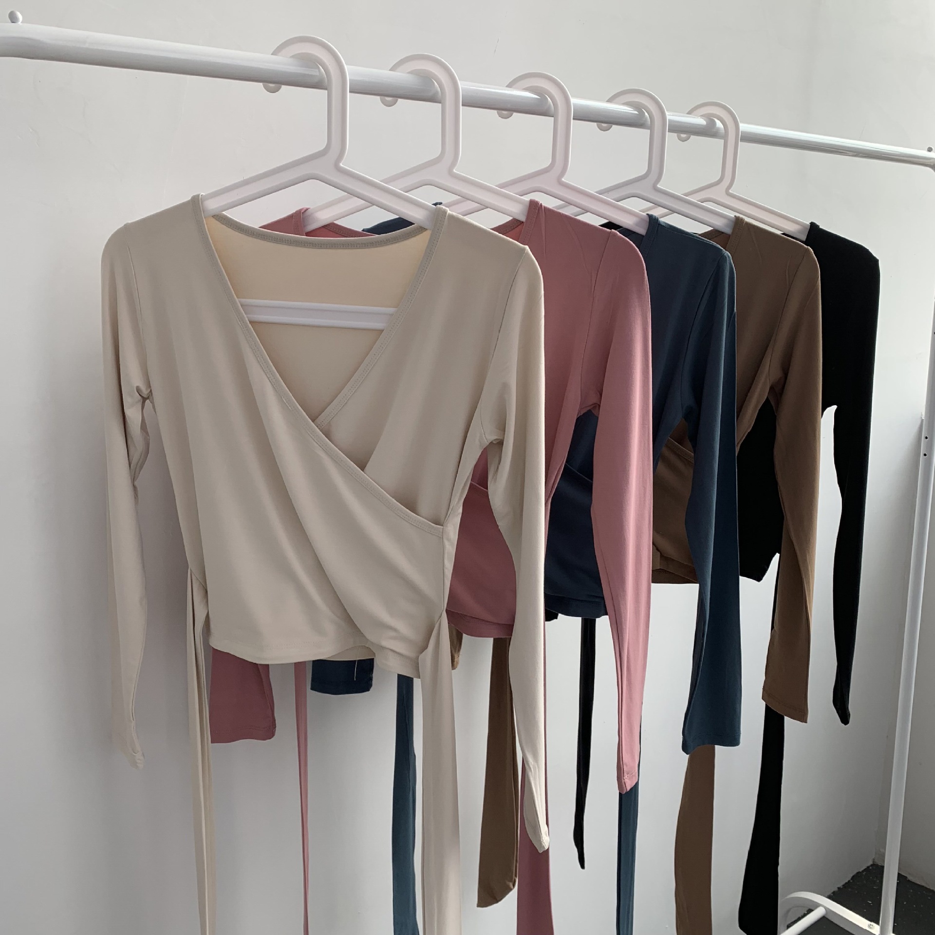 Long sleeve blouses ballet dresses female bandages V collar teachers Short-style dance clothes Modern dance Costume Dance Exercises